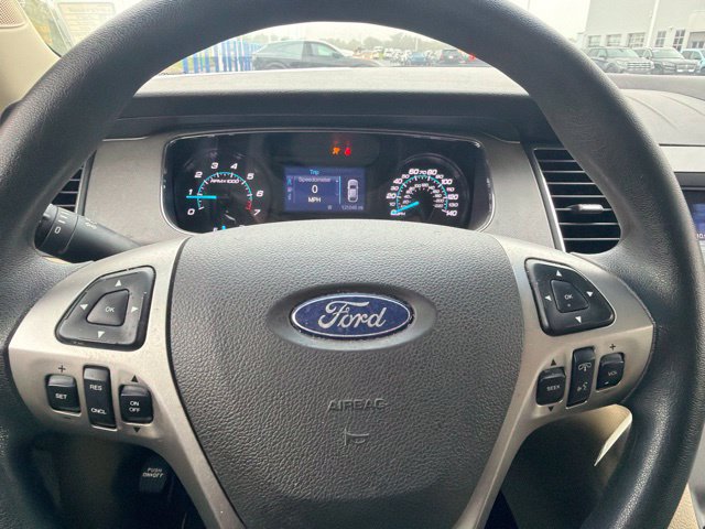 Used 2017 Ford Taurus SE FWD image 15