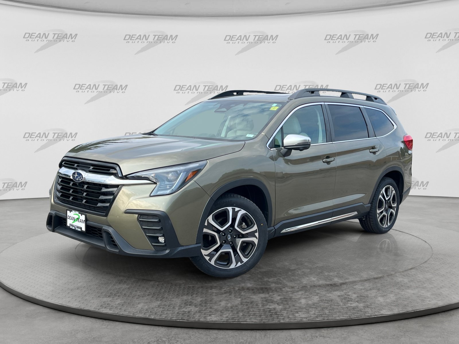 Used 2023 Subaru Ascent Limited w/ Technology Package AWD/4WD image 3