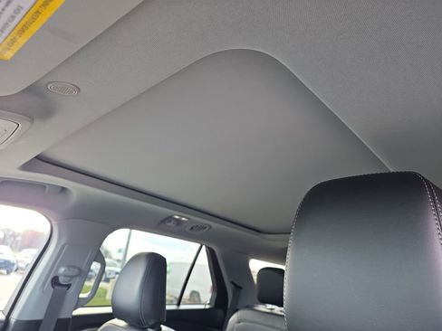 Used 2023 Ford Explorer XLT w/ Equipment Group 202A image 29