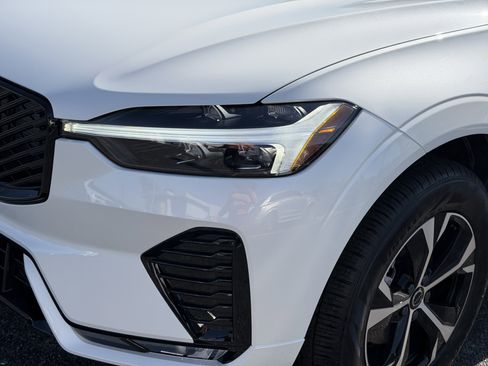 New 2026 Volvo XC60 B5 Core w/ Protection Package image 8