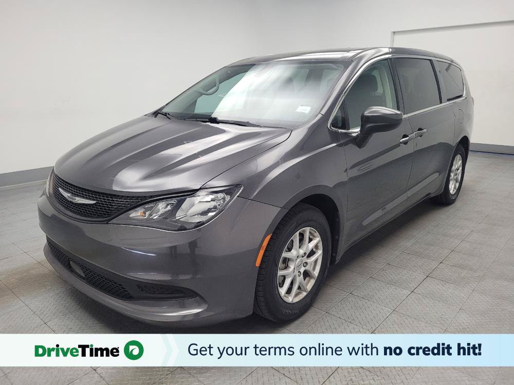 Used 2022 Chrysler Voyager LX FWD image 1