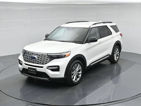 Certified 2021 Ford Explorer XLT w/ Equipment Group 202A RWD image 36
