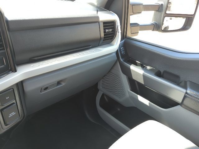 Used 2025 Ford F350 XLT AWD/4WD image 8