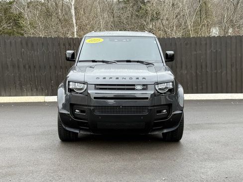 Certified 2025 Land Rover Defender 130 V8 image 9
