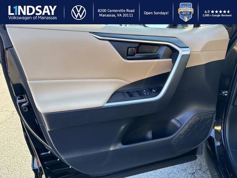 Used 2019 Toyota RAV4 LE image 8