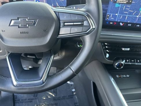 Certified 2025 Chevrolet Suburban Z71 image 5