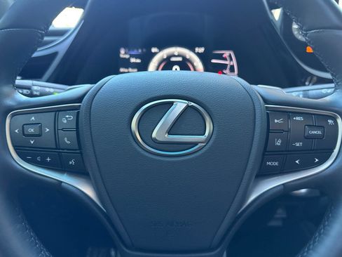 Used 2025 Lexus ES 350 w/ Premium Package FWD image 23