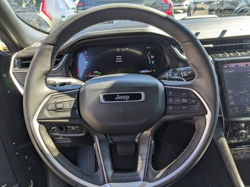 Used 2024 Jeep Grand Cherokee Limited 4xe image 16