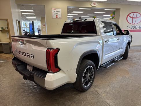 Used 2024 Toyota Tundra Limited AWD/4WD image 7
