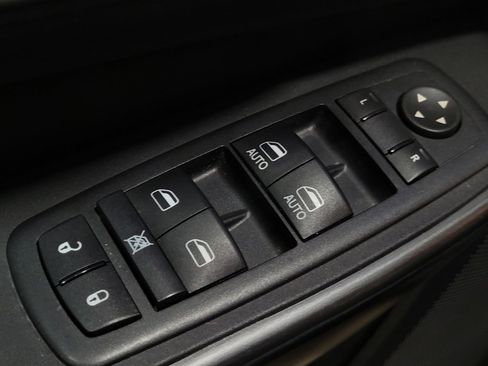 Used 2016 Jeep Cherokee Limited image 27