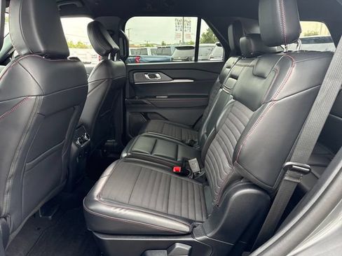 Used 2025 Ford Explorer ST-Line w/ ST-Line Street Pack AWD/4WD image 24