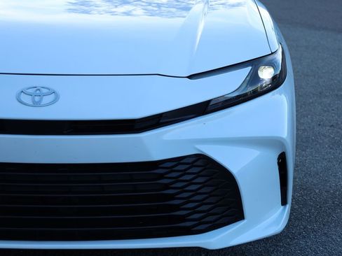 Used 2025 Toyota Camry LE image 13