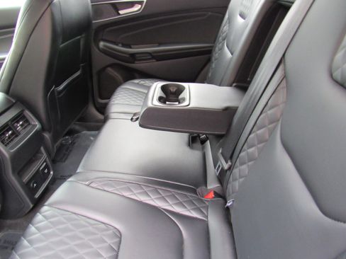 Used 2024 Ford Edge Titanium image 34