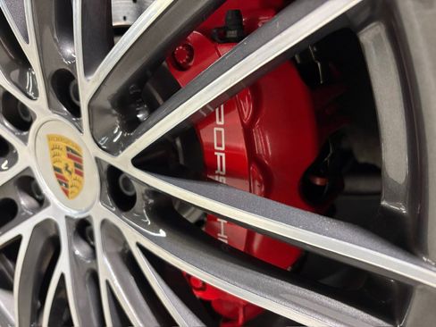 Used 2019 Porsche 911 Carrera 4S AWD/4WD image 14