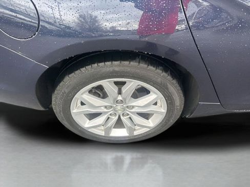 Used 2018 Chevrolet Impala LT w/ Sunroof and Spoiler Package image 14