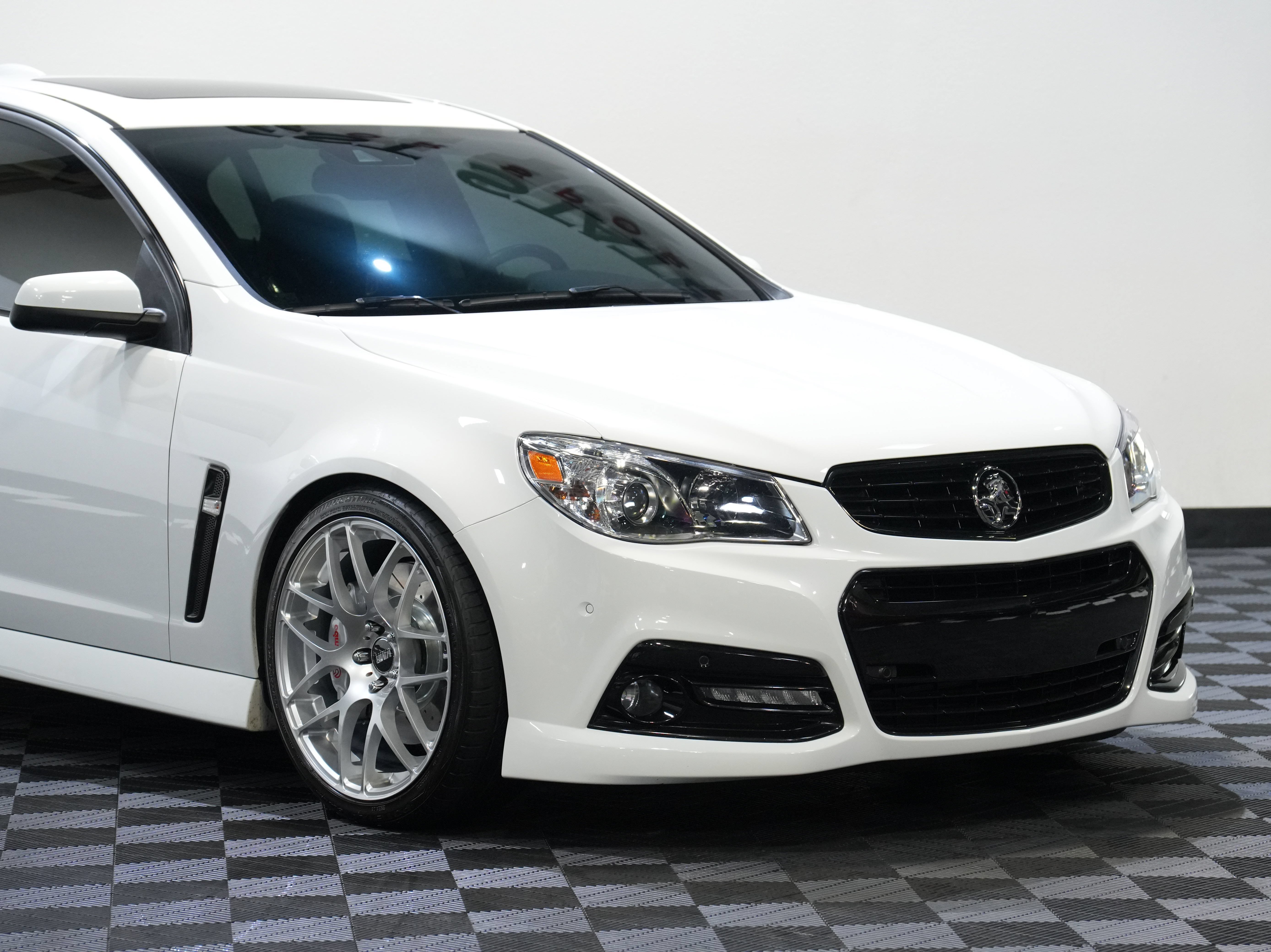 Used 2015 Chevrolet SS RWD image 9