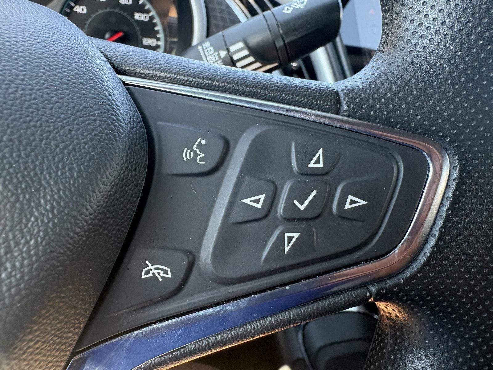 Used 2025 Chevrolet Malibu LT FWD image 21