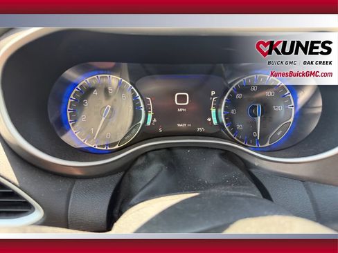Used 2024 Chrysler Pacifica Touring-L FWD image 14