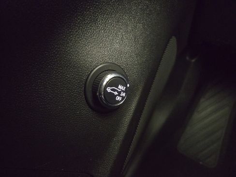 Certified 2023 Buick Envision Essence w/ Sport Touring Package image 31