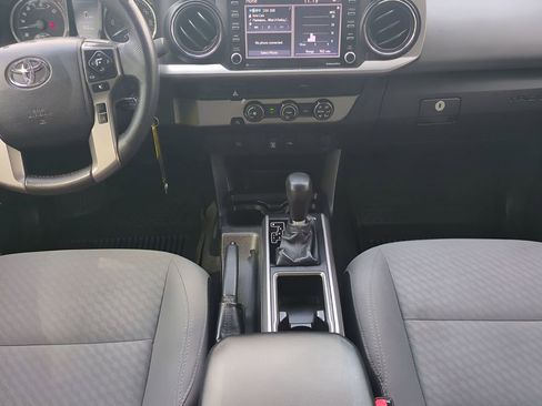 Certified 2020 Toyota Tacoma SR5 image 17