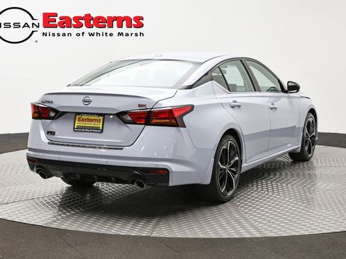 Used 2023 Nissan Altima 2.5 SR w/ SR Premium Package FWD image 5