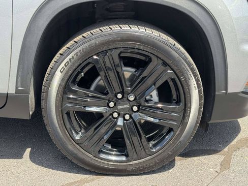 Used 2025 GMC Acadia Elevation w/ Elevation Premium Package FWD image 28