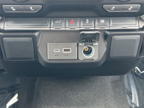 Used 2022 GMC Sierra 1500 SLE image 6