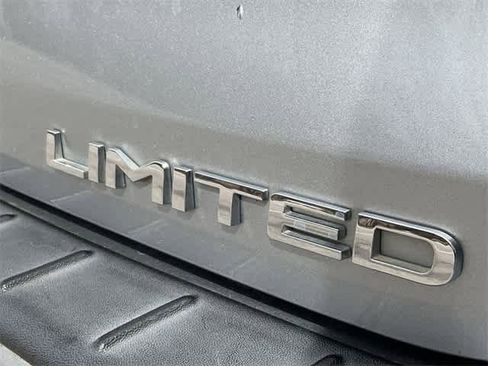 Used 2021 Toyota Highlander Limited image 11