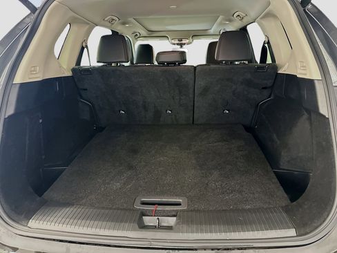 Used 2023 Nissan Rogue SV w/ SV Premium Package image 30