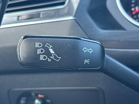 Used 2021 Volkswagen Tiguan SE R-Line w/ 3rd Row Seat Package AWD/4WD image 36