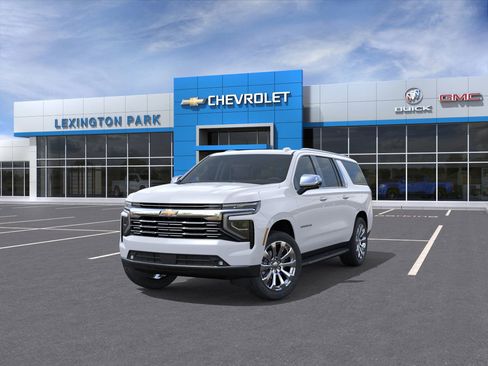 New 2026 Chevrolet Suburban Premier image 8