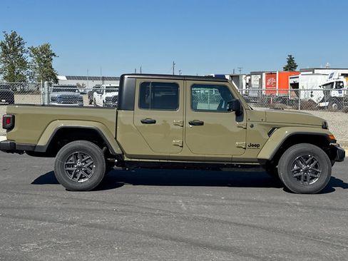 New 2026 Jeep Gladiator Sport image 2