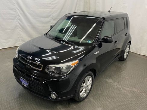 Used 2016 Kia Soul + image 5