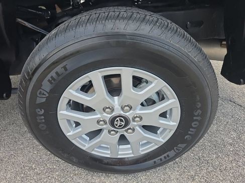 Certified 2025 Toyota Tacoma SR5 AWD/4WD image 7