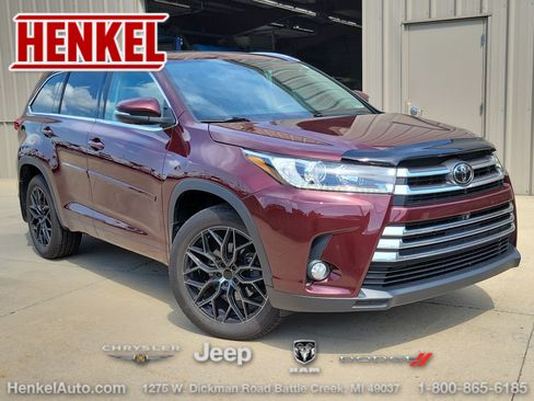 Used 2018 Toyota Highlander Limited Platinum AWD/4WD image 1