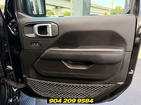 Used 2023 Jeep Wrangler Unlimited Sahara w/ Cold Weather Group AWD/4WD image 34