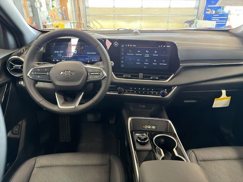 New 2026 Chevrolet Equinox LT AWD/4WD image 30