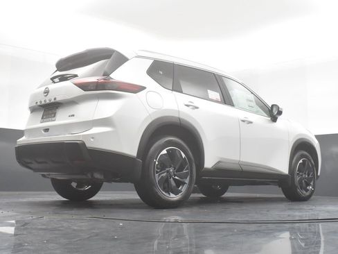 New 2026 Nissan Rogue SV w/ SV Premium Package image 30