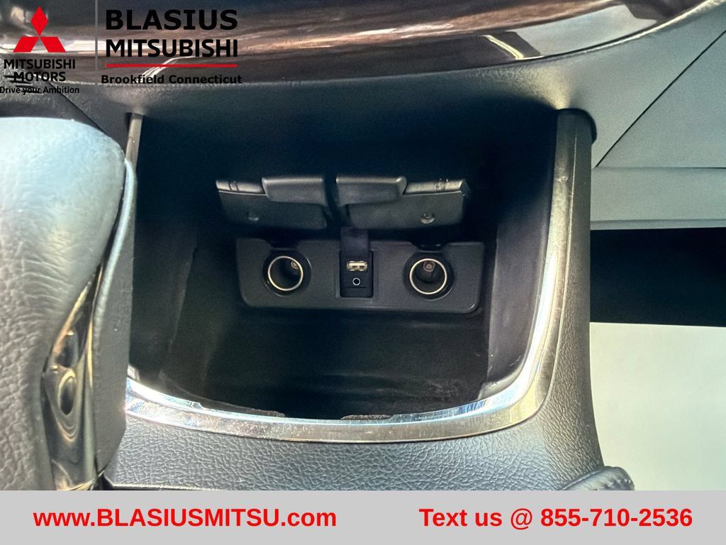 Used 2013 Toyota Avalon XLE FWD image 24
