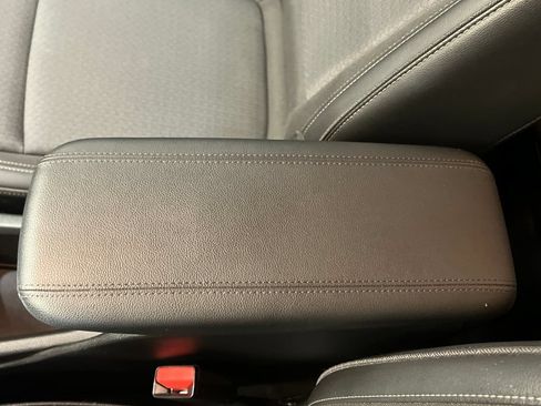 Used 2022 Buick Encore GX Select AWD/4WD image 31