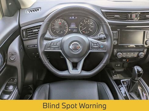 Used 2022 Nissan Rogue Sport SL w/ Premium Package image 18