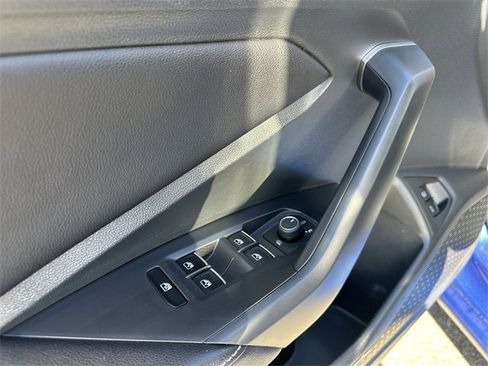 Used 2023 Volkswagen Jetta SE w/ Panoramic Sunroof Package image 23