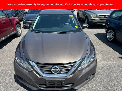 Used 2016 Nissan Altima 2.5 SL w/ 2.5 Technology w/LED Package FWD image 2