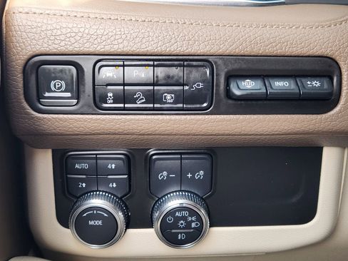 Used 2022 GMC Yukon Denali image 25