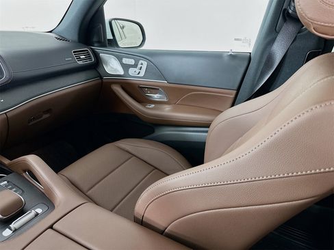 Used 2026 Mercedes-Benz GLS 450 4MATIC image 26