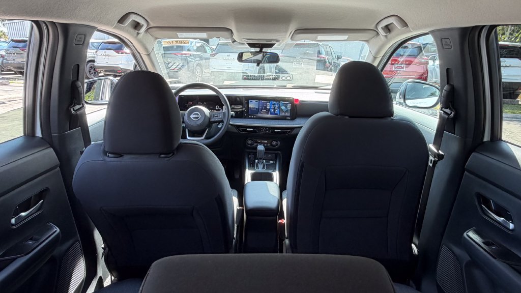Used 2026 Nissan Kicks SV FWD image 30