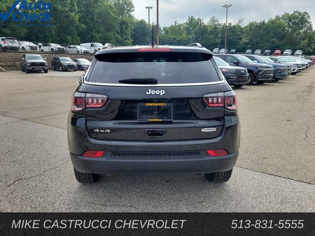 Used 2025 Jeep Compass Latitude AWD/4WD image 4