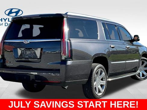 Used 2018 Cadillac Escalade ESV Luxury AWD/4WD image 8