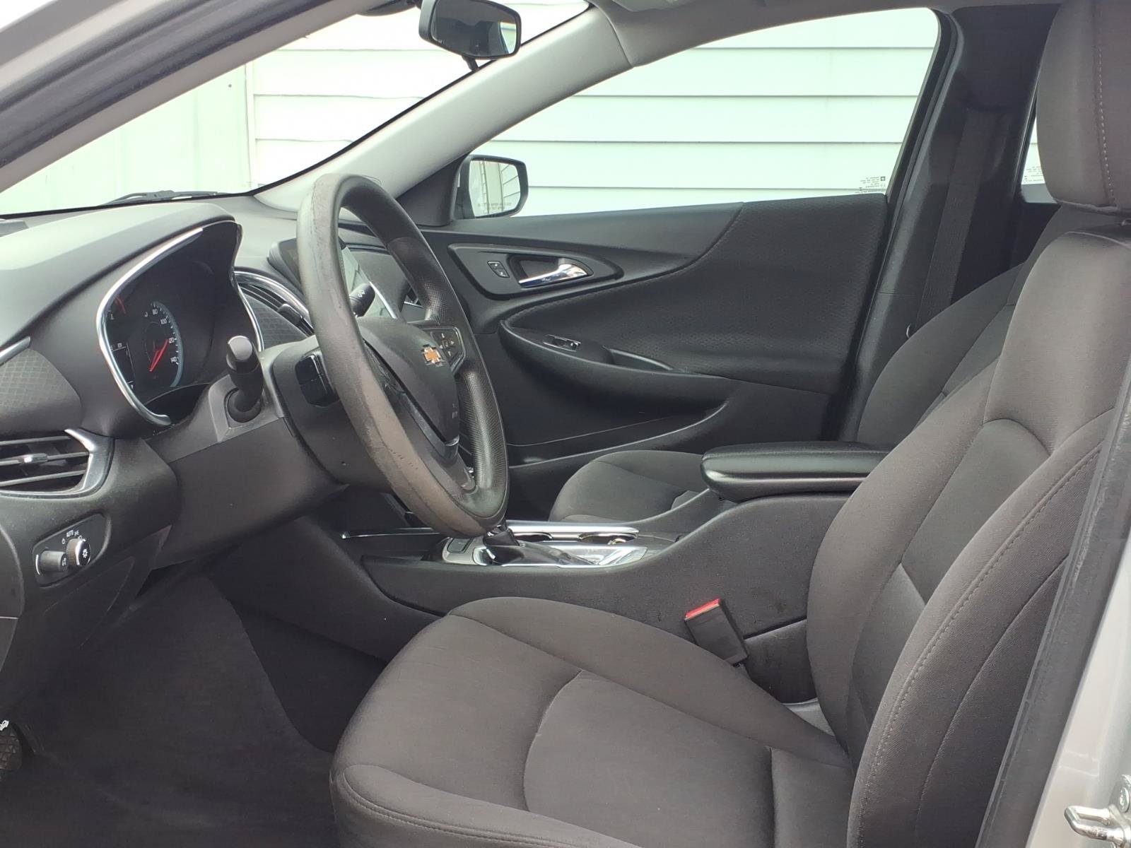 Used 2019 Chevrolet Malibu LT FWD image 7