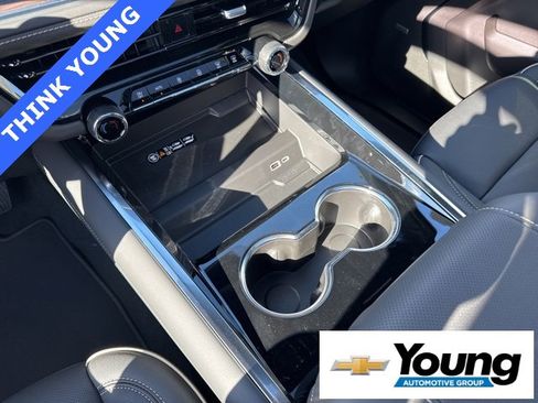 New 2026 Chevrolet Suburban Premier w/ Sun And Tow Package image 27